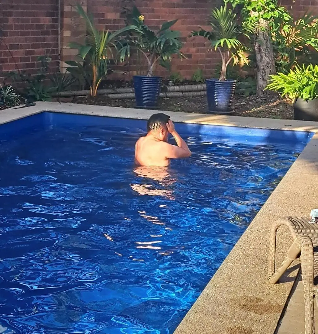 Brisbane 1960S Pool House - Hosted Bed And Breakfast 0*,  Ausztrália